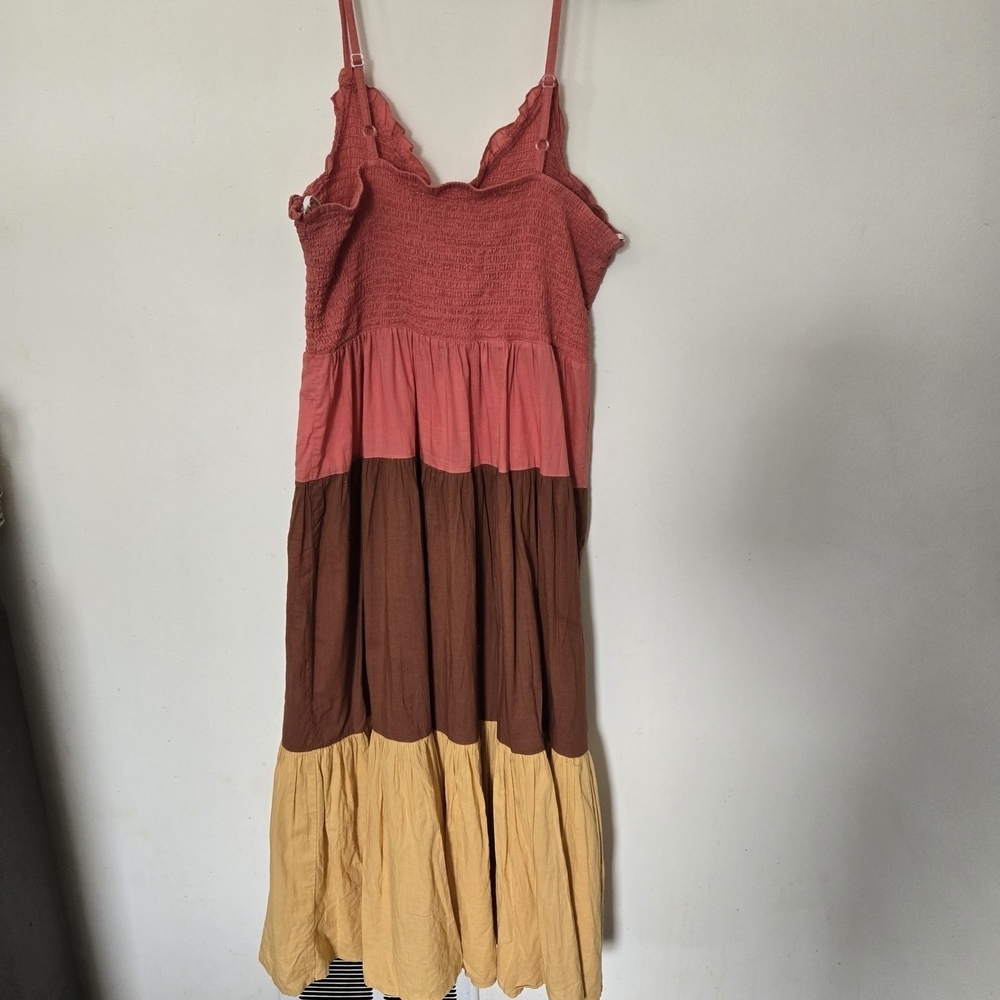 HER Destiny Petites Liered Colorblock Smocked Dress Large - Picture 4 of 4